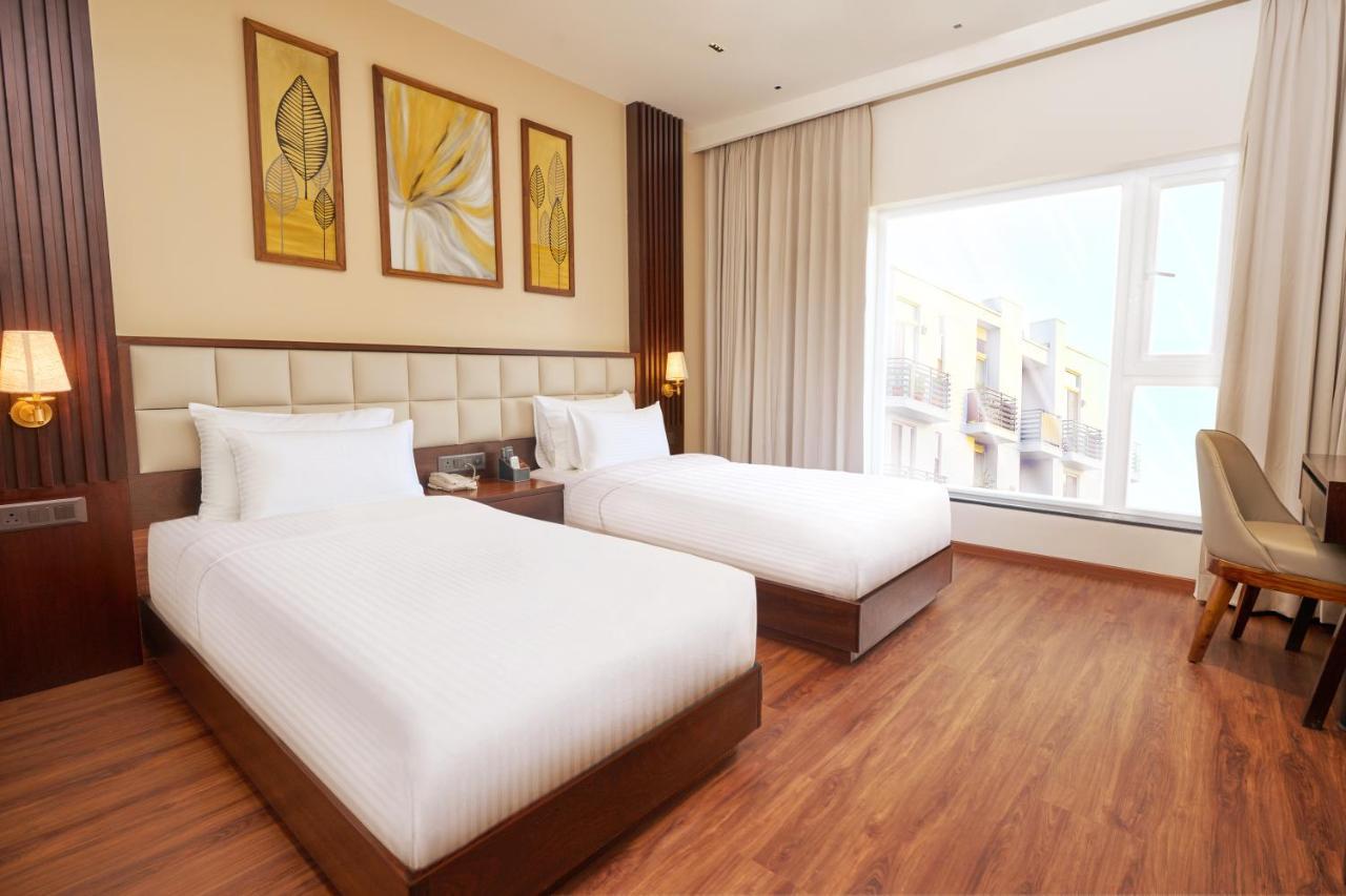 Visthara Hotel Bangalore Bagian luar foto