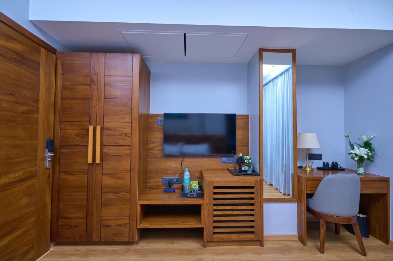 Visthara Hotel Bangalore Bagian luar foto
