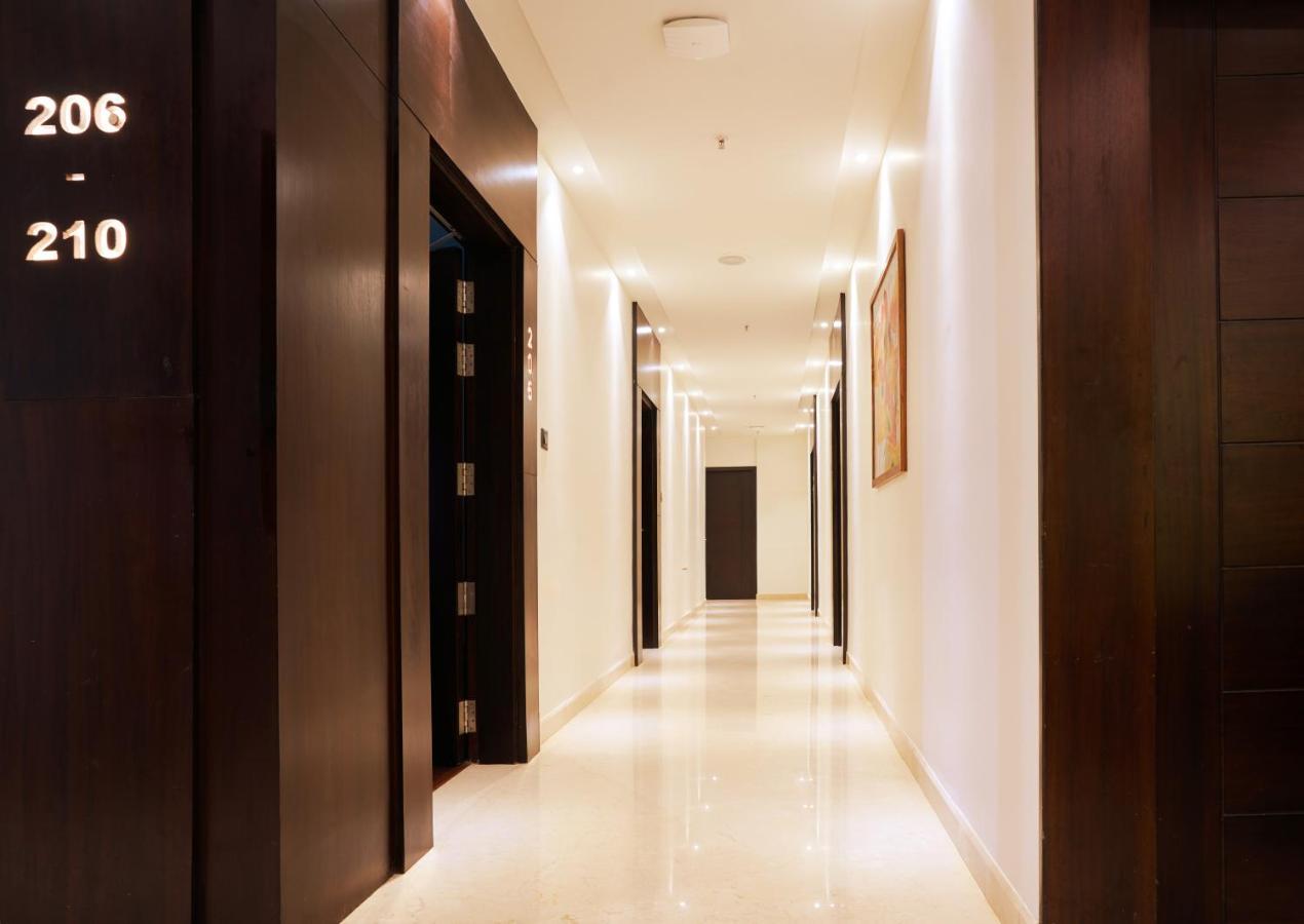 Visthara Hotel Bangalore Bagian luar foto