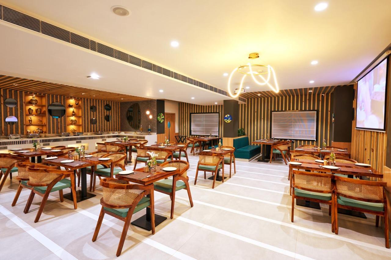 Visthara Hotel Bangalore Bagian luar foto